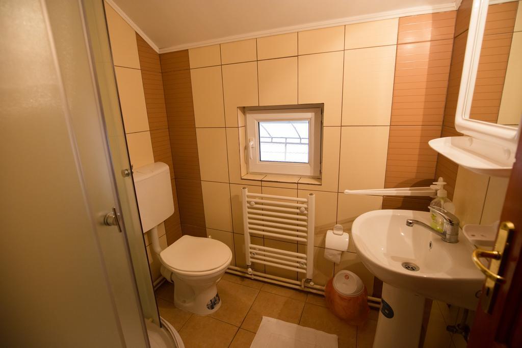 Cameră triplă